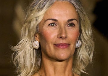 Adrián Rux, maquillador, sobre el consejo para aplicar bálsamo labial alrededor de los ojos: